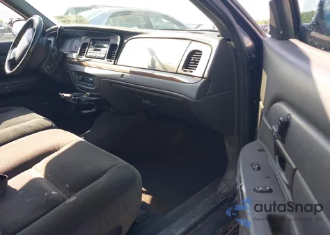 2005 Ford Crown Victoria Lx/Lx Sport z USA, uszkodzony, nr VIN 2FAFP74W05X103477